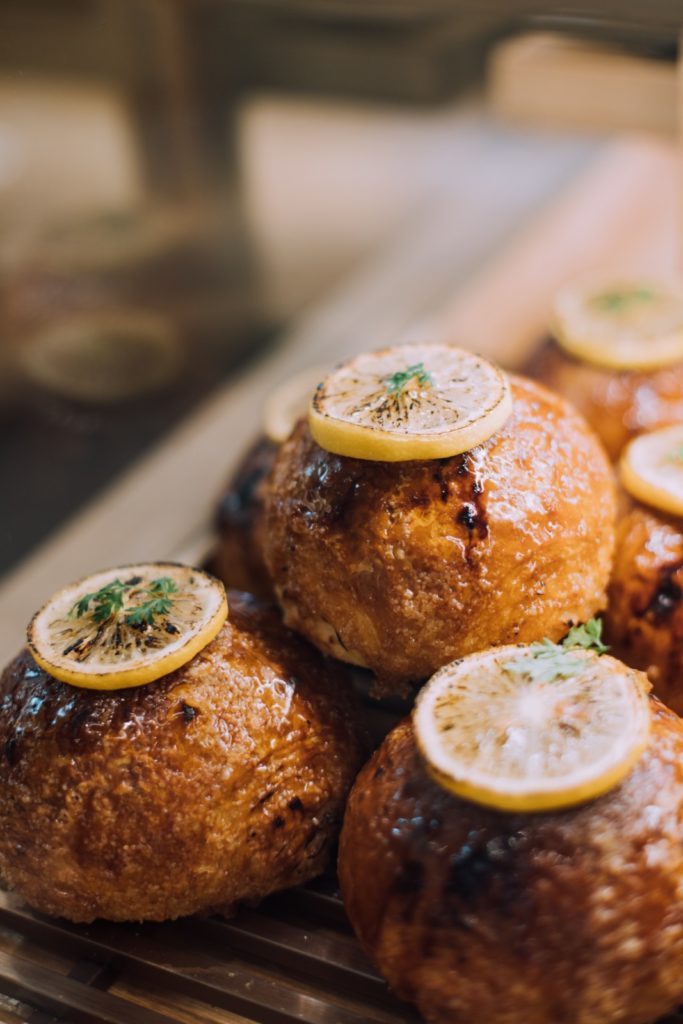 Koljabullar Koljabullar med örtsås & potatis